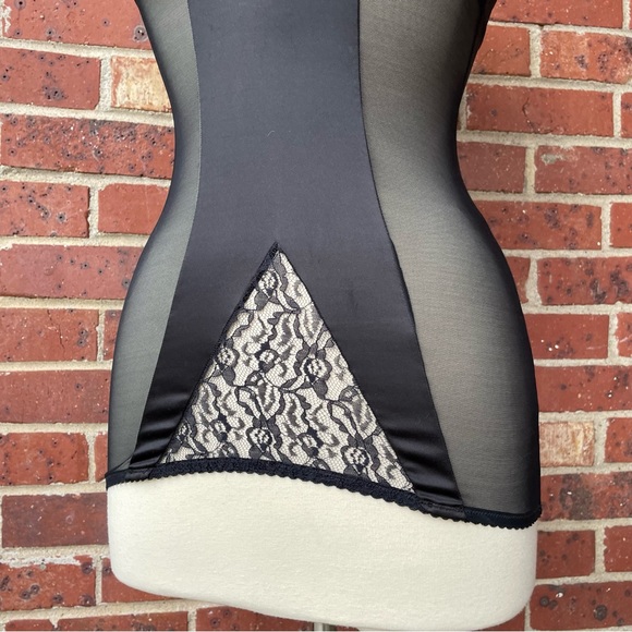 Victoria’s Secret Black Satin & Mesh Corset Garter Belt Size 34B Sexy Lingerie - Picture 3 of 16